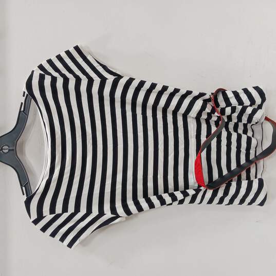 Women’s Striped Scoop Neck Short Sleeved Top Sz 2 image number 2