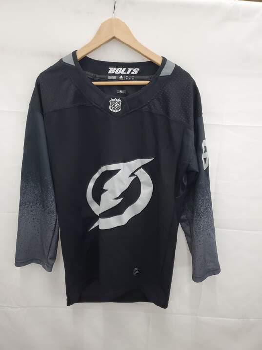 Adidas Tamp Bay Lighting  Kucherov  NHL jersey Size-46 Used image number 1