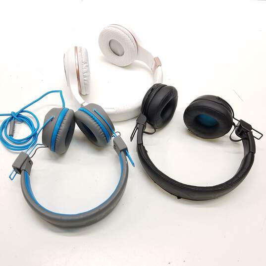Bundle of 5 Assorted Headphones For Repairs image number 4