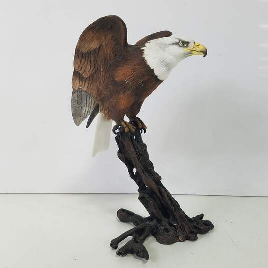 Royal Worcester Birds of Prey Limited Edition Figurine image number 1
