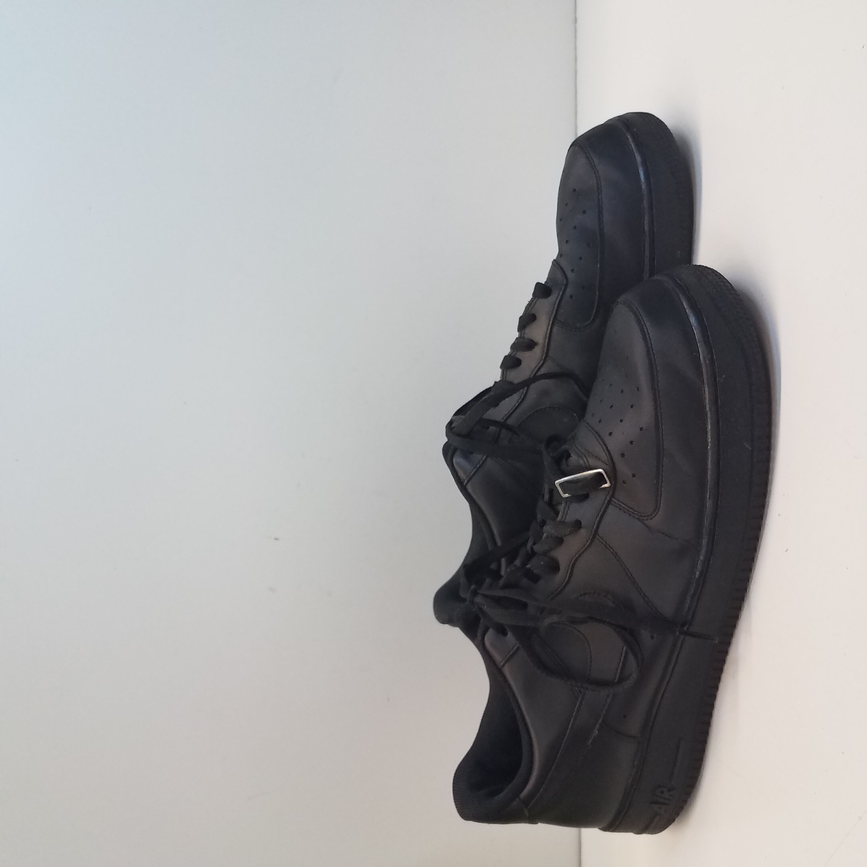 size 3 black air force