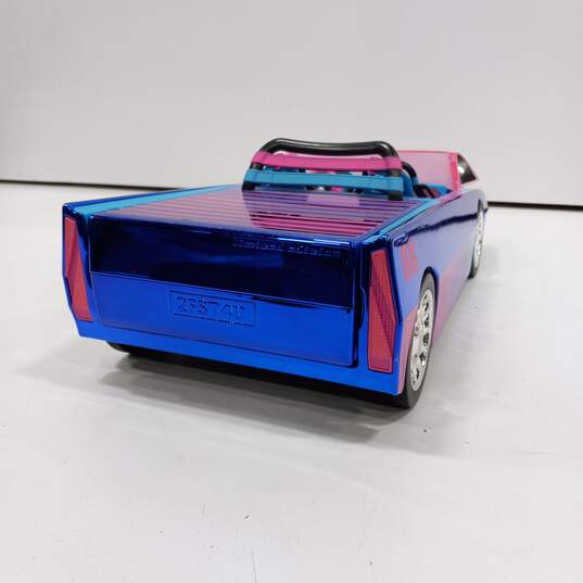 L.O.L. Surprise! Dance Machine Convertible Car with Pool & Dance Floor image number 6