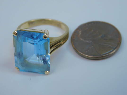 14K Yellow Gold Emerald Cut Blue Topaz Cocktail Ring 8.5g image number 6