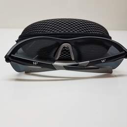 Oakley UV400 Polarized Sunglasses w/ Case alternative image