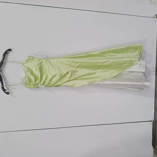 White & Green Dress Size 2 image number 2