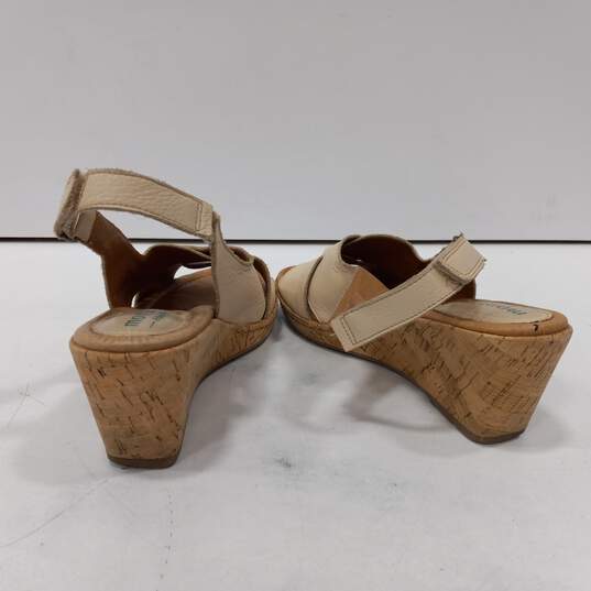 Montana Artisan Crafted Ladies Tan Leather Cork Wedge Sandals Size 8 image number 3