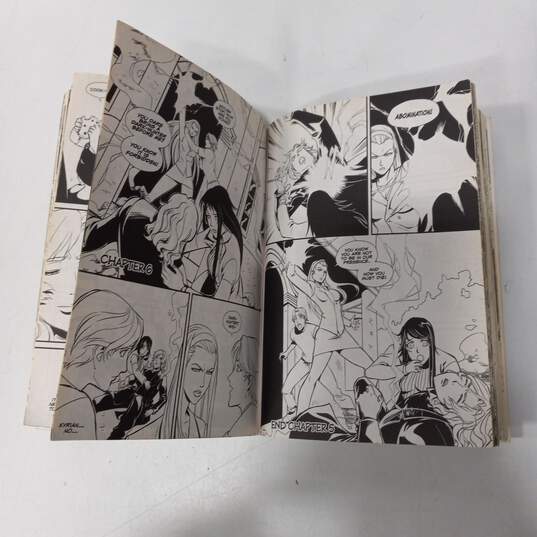 Bundle Of 12 Assorted Manga Books image number 4