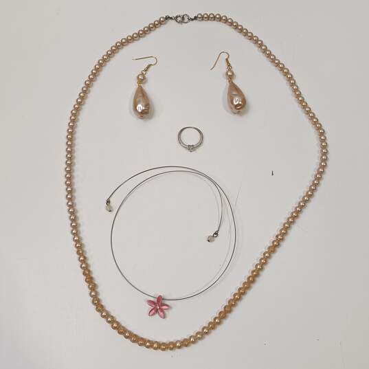 7pc Retro Pretty In Pink Jewelry Set image number 2