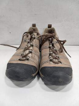 Men's Beige Tennis Shoes Size 7 1/2 alternative image