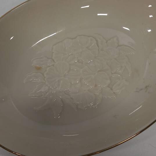 Lenox Off White w/ Gold Trim Dish image number 5