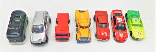 Assortment Of Vntg & Newer Die Cast Cars Lot Maisto Hot Wheels 20 + image number 2