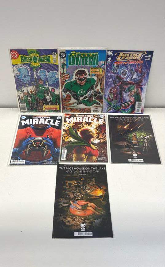 DC Comic Books Box Lot image number 2