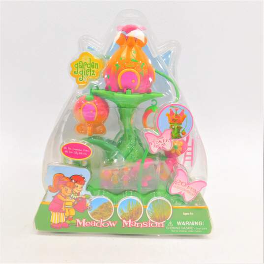 Sealed Garden Girlz Meadow Mansion Lilly Bloom Seed Growing Playset image number 1