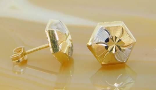14K Tri Color Gold Pinwheel Etched Hexagon Stud Earrings 0.9g image number 2