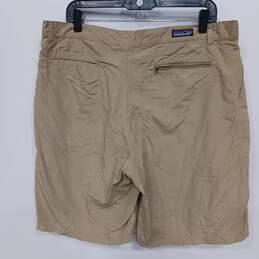 Patagonia Men's Khaki Cargo Shorts Size 38 alternative image