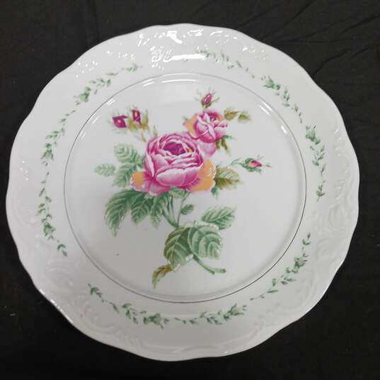 Set of 4 Gibson Housewares Victorian Rose Pattern Dinner Plates image number 3