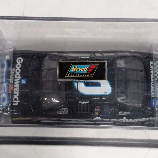 Revell Collection 2001 Oreo GM Goodwrench Service Plus Monte Carlo Dale Earnhardt 1:43 Scale image number 4
