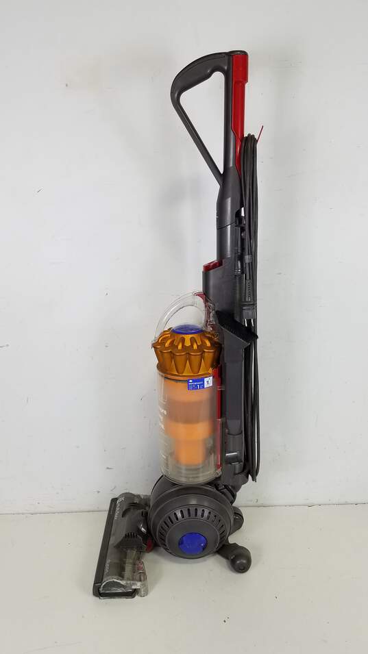 Dyson Ball Upright Vacuum Cleaner DC40 image number 4