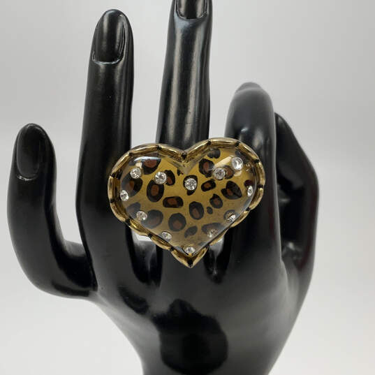 Designer Betsey Johnson Gold-Tone Engraved Rhinestone Heart Shape Ring image number 4