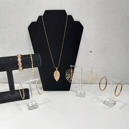 Gold Tone Jewelry Collection Assorted 6pc Lot