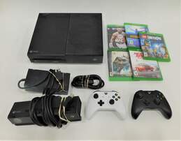 Xbox One 1540 console W/ Controllers & Games