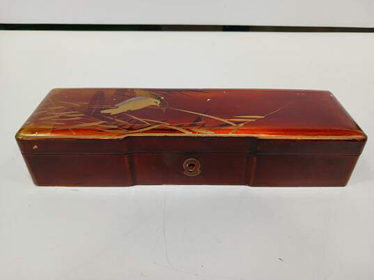 Vintage Japanese Style Lacquered Box With Bird Design image number 1