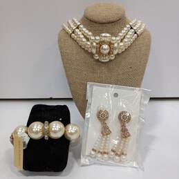 Bundle of Assorted Faux Pearl Fashion Costume Jewelry Pieces