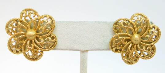 Vintage Crown Trifari Gold Toned Textured Clip On Earrings 10.8g image number 1