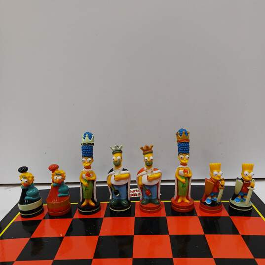 The Simpsons 2010 Character United Labels 3D Chess Game Set image number 2