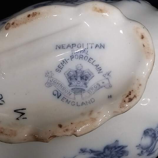 Johnson Bros. Neapolitan Semi-Porcelain Gravy Boat image number 8