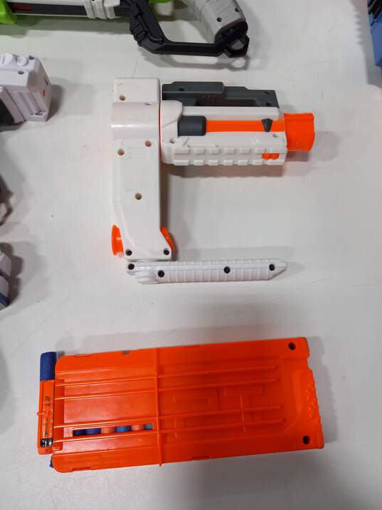 Bundle of Six Assorted Nerf Blaster Toys image number 3