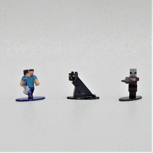 Minecraft Caves and Cliffs 18-Pack Series 8 Die-cast Figures image number 2
