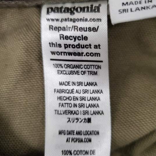 Patagonia WM's Regenerative Organic Cotton Two Tone Green Shorts Size 6 image number 3