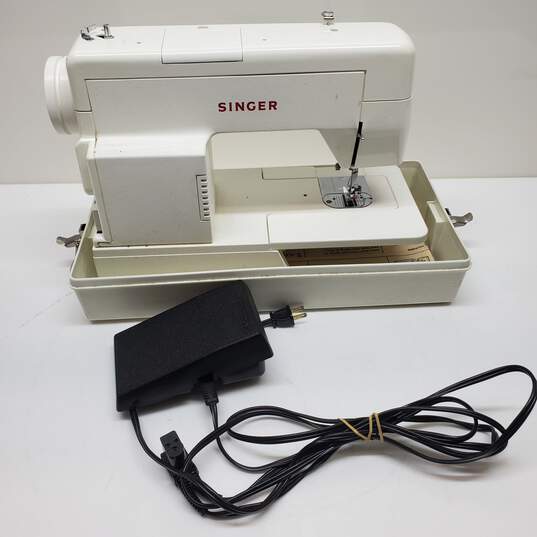 Singer Electronic Sewing Machine 2502C in Case Untested image number 1