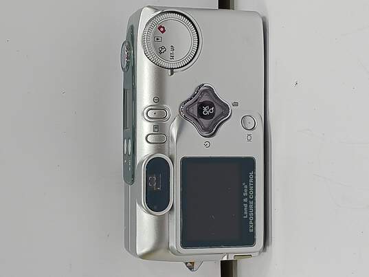 Reemaster Digital Camera In Case w/ Accessories image number 4