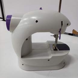 Style Uplift Mini Sewing Machine alternative image