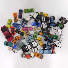 Mixed Lot of Die Cast Vehicles Matchbox ,Hotwheels  and more