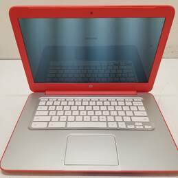 HP Chromebook (14-q073cl) 14-in Intel Celeron alternative image