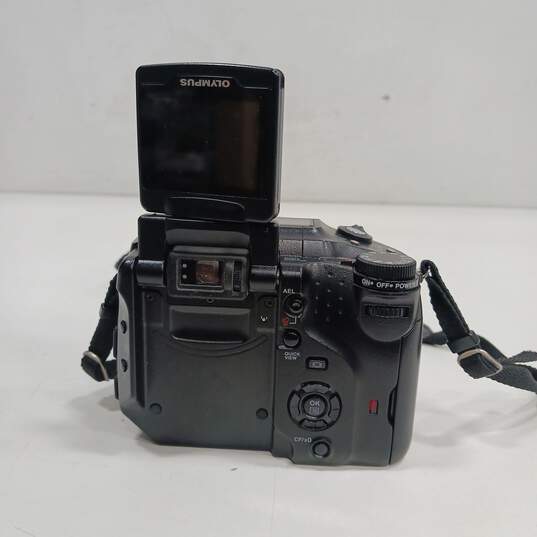 Olympus C-5060 5.1MP Digital Camera w/ Case image number 4