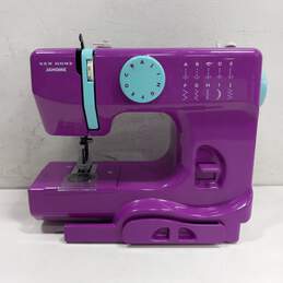 Janome Mini Basic Sewing Machine Model 525B alternative image