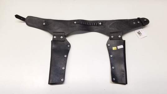 Unbranded Men's Gun Belt with 3 Holsters Made in Mexico image number 3