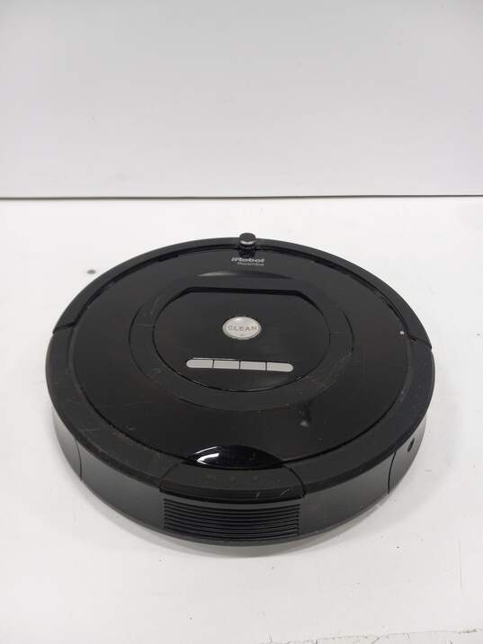 Irobot Roomba Robotic Vacuum image number 1