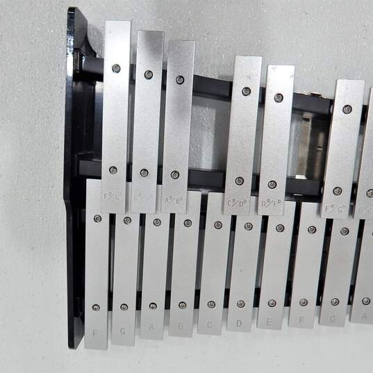 Ludwig Brand 32-Key Model Metal Glockenspiel Set w/ Rolling Case and Accessories image number 4