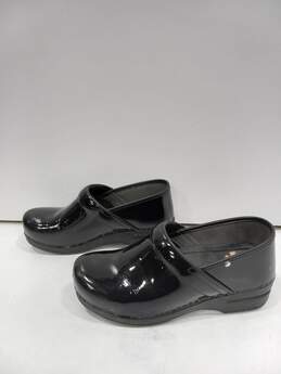 Dansko Black Patent Leather Clogs Women's Size 40/US Size 9 alternative image