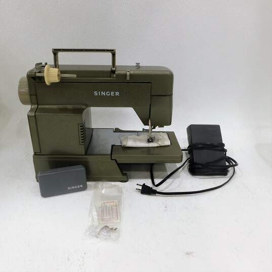 Singer HD110-C Heavy Duty Sewing Machine W/ Pedal P&R image number 1
