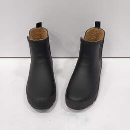 Women's Black Rubber Boots Size 8 alternative image