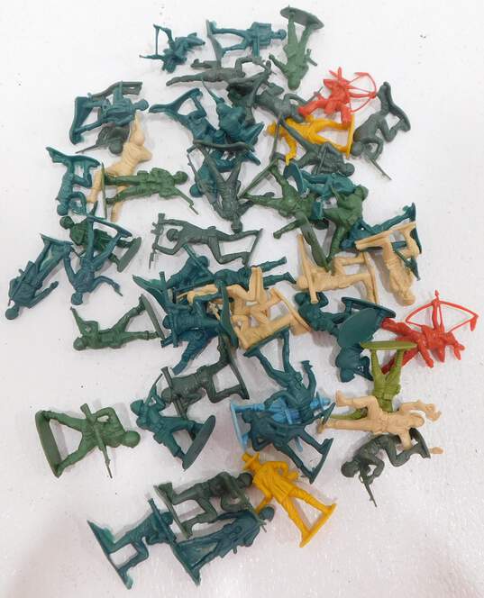 Tim-Mee Toys Lot of Plastic Army Soldiers image number 2