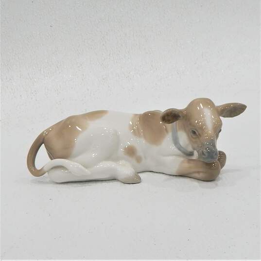 Lladro #4680 Children's Nativity Cow Figurine image number 1