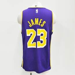 Fanatics Men's L.A. Lakers James #23 Purple Jersey Sz. M alternative image
