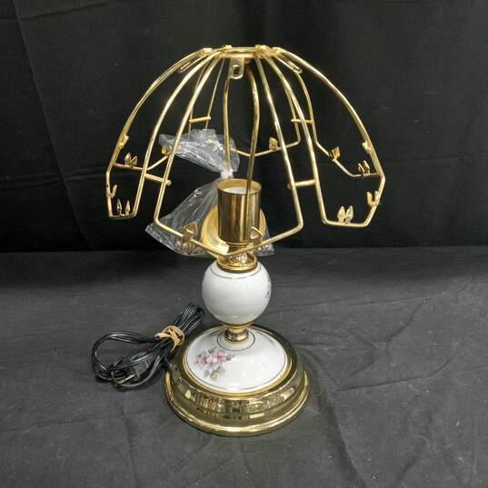 Vintage Glass Pane Shade Porcelain Floral Pattern Bedside Lamp image number 3